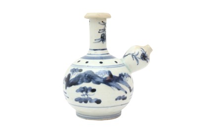 Lot 638 - A CHINESE BLUE AND WHITE KENDI