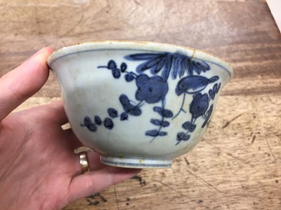 Lot 488 - A GROUP OF THREE CHINESE BLUE AND WHITE BOWLS