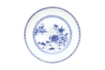 Lot 672 - A CHINESE BLUE AND WHITE 'RABBITS' DISH