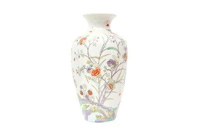 Lot 90 - A CHINESE FAMILLE-ROSE 'BIRDS AND FLOWERS' VASE