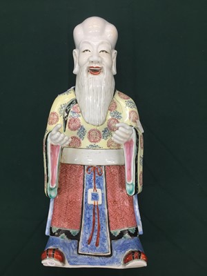Lot 642 - A CHINESE FAMILLE-ROSE FIGURE OF SHOU LAO