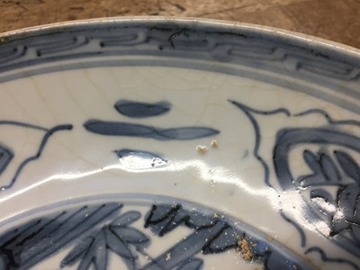 Lot 470 - A CHINESE SWATOW BLUE AND WHITE 'PHOENIX' DISH