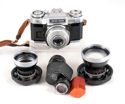 Lot 58 - A Zeiss Ikon Contaflex Flashmatic Outfit.