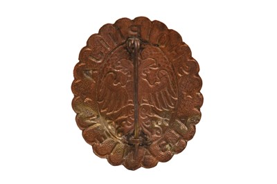 Lot 357 - ALBANIAN BADGE