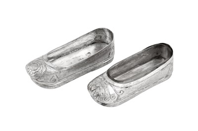 Lot 175 - A pair of early 20th century Chinese Export silver novelty salts, Canton circa 1900, retailed by Gun Wo