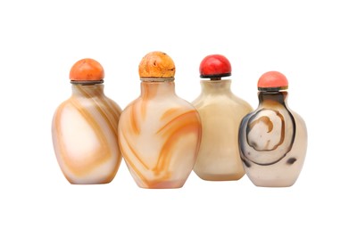 Lot 814 - λ A GROUP OF FOUR CHINESE AGATE SNUFF BOTTLES
