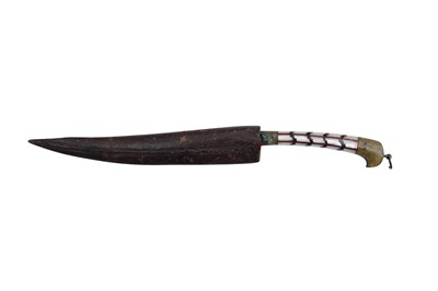 Lot 836 - A FRUIT DAGGER WITH MOTHER-OF-PEARL-INLAID HANDLE