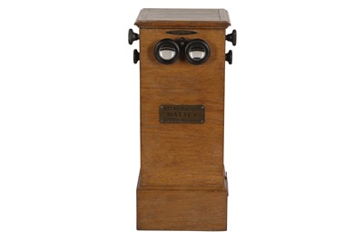 Lot 79 - A Focusing Mattey Table Top Stereo Viewer for 50 Glass Slides.