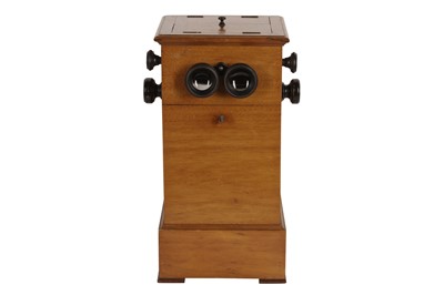 Lot 82 - An Unnamed Focusing Table Top Stereo Viewer for 50 Stereo Positives or Cards.
