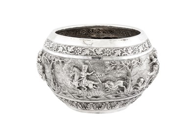 Lot 76 - A late 19th / early 20th century Anglo – Indian unmarked silver bowl, Lucknow circa 1900