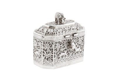 Lot 78 - An early 20th century Anglo – Indian unmarked silver tea caddy, Lucknow circa 1910