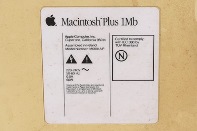 Lot 108 - An Apple Macintosh Plus 1mb Vintage Computer