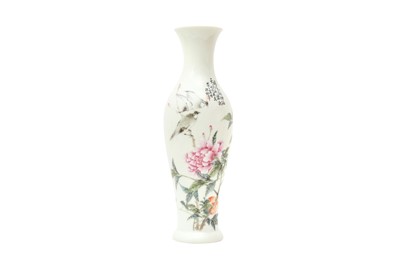 Lot 722 - A CHINESE FAMILLE-ROSE 'GUOSE TIANXIANG' VASE