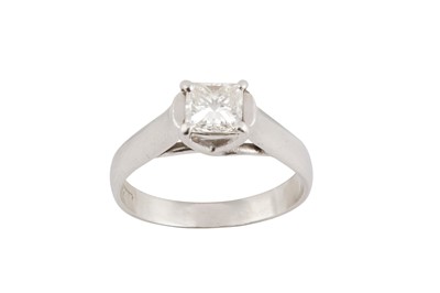 Lot 115 - A diamond single-stone ring