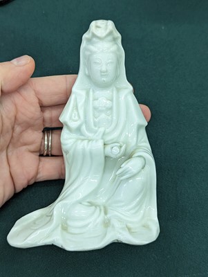 Lot 175 - A CHINESE DEHUA 'GUANYIN' FIGURE