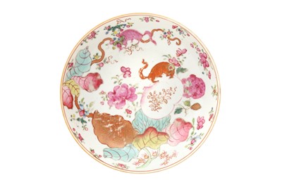 Lot 999 - A CHINESE FAMILLE-ROSE 'PSEUDO TOBACCO LEAF' DISH