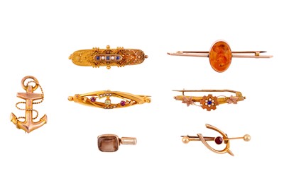Lot 59 - A GROUP OF BROOCHES