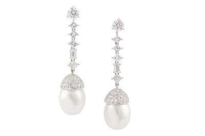 Lot 46 - An interchangeable cultured pearl and diamond earrings and necklace suite