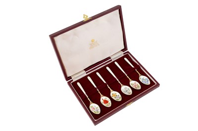 Lot 1246 - A CASED ELIZABETH II STERLING SILVER GILT AND PAINTED GUILLOCHE ENAMEL COFFEE SPOONS, BIRMINGHAM 1957 BY S J ROSE