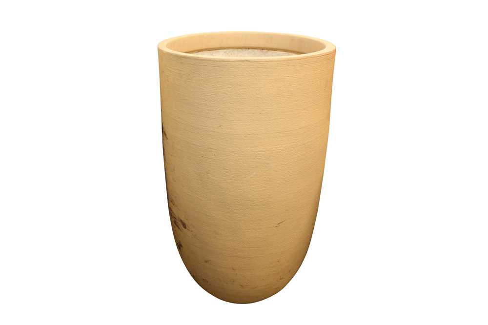 Lot 427 - A CONTEMPORARY RECONSTITUTED STONE URBIS PLANTER