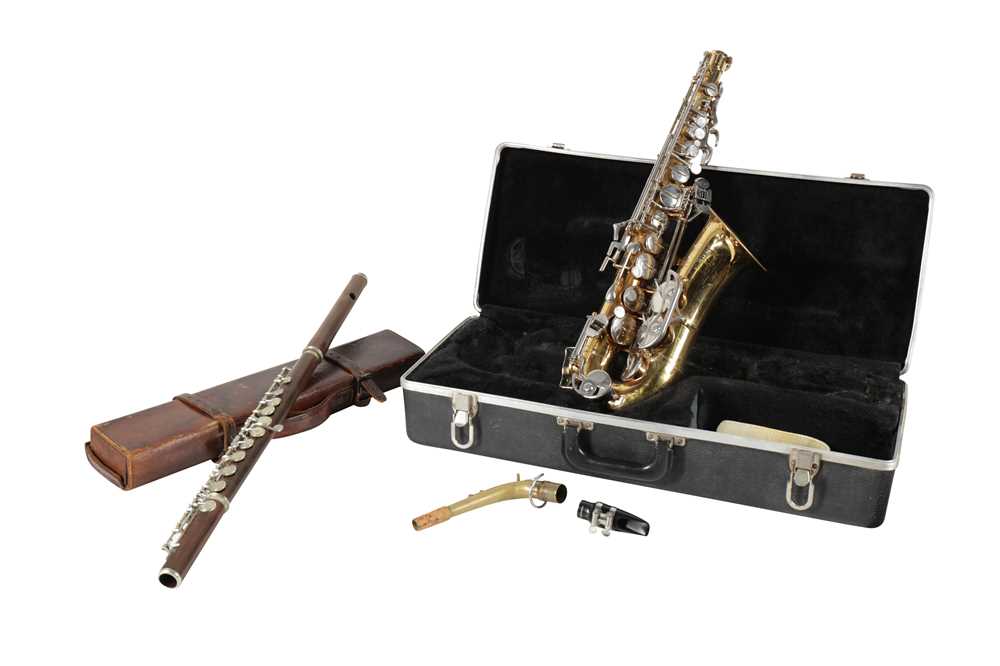 Lot 490 - A SELMER BUNDY II SAXOPHONE