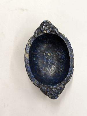 Lot 153 - A SMALL CHINESE LAPIS LAZULI TWIN-HANDLED BOWL