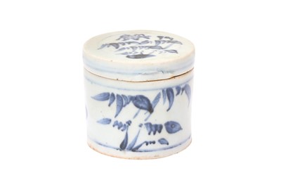 Lot 784 - A KOREAN BLUE AND WHITE CYLINDRICAL BOX AND COVER