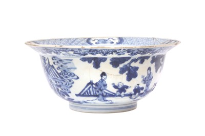 Lot 671 - A CHINESE BLUE AND WHITE 'FIGURAL' BOWL