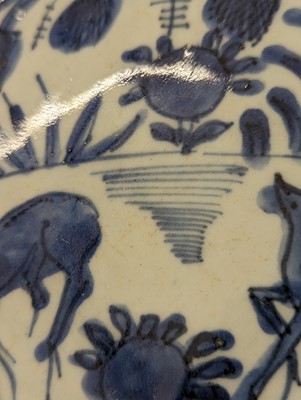 Lot 66 - A CHINESE KRAAK BLUE AND WHITE 'DEER' DISH