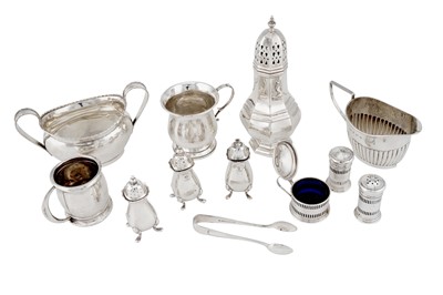 Lot 1227 - A MIXED GROUP OF STERLING SILVER