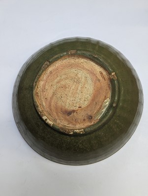 Lot 118 - A CHINESE LONGQUAN CELADON DEEP BOWL