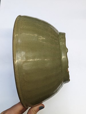 Lot 118 - A CHINESE LONGQUAN CELADON DEEP BOWL