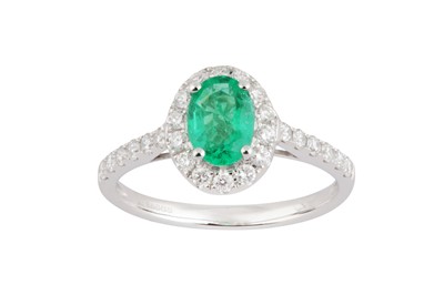Lot 149 - An emerald and diamond ring, 1997