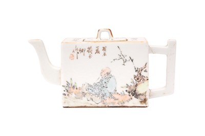 Lot 657 - A CHINESE QIANJIANG-ENAMELLED TEAPOT AND COVER