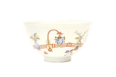 Lot 650 - A CHINESE FAMILLE-ROSE 'VASES' BOWL