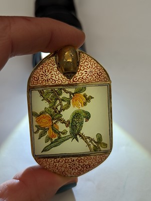 Lot 535 - A CHINESE PAINTED GLASS 'BIRD' WEIGHT