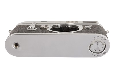 Lot 144 - A Leica M2 Rangefinder Camera Body