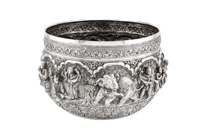 Lot 457 - A BURMESE REPOUSSÉ SILVER BOWL