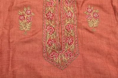 Lot 317 - AN EMBROIDERED KASHMIRI KURTA