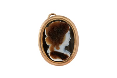 Lot 131 - An agate cameo pendant, 1st half of the 19th century