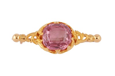 Lot 21 - A pink spinel brooch