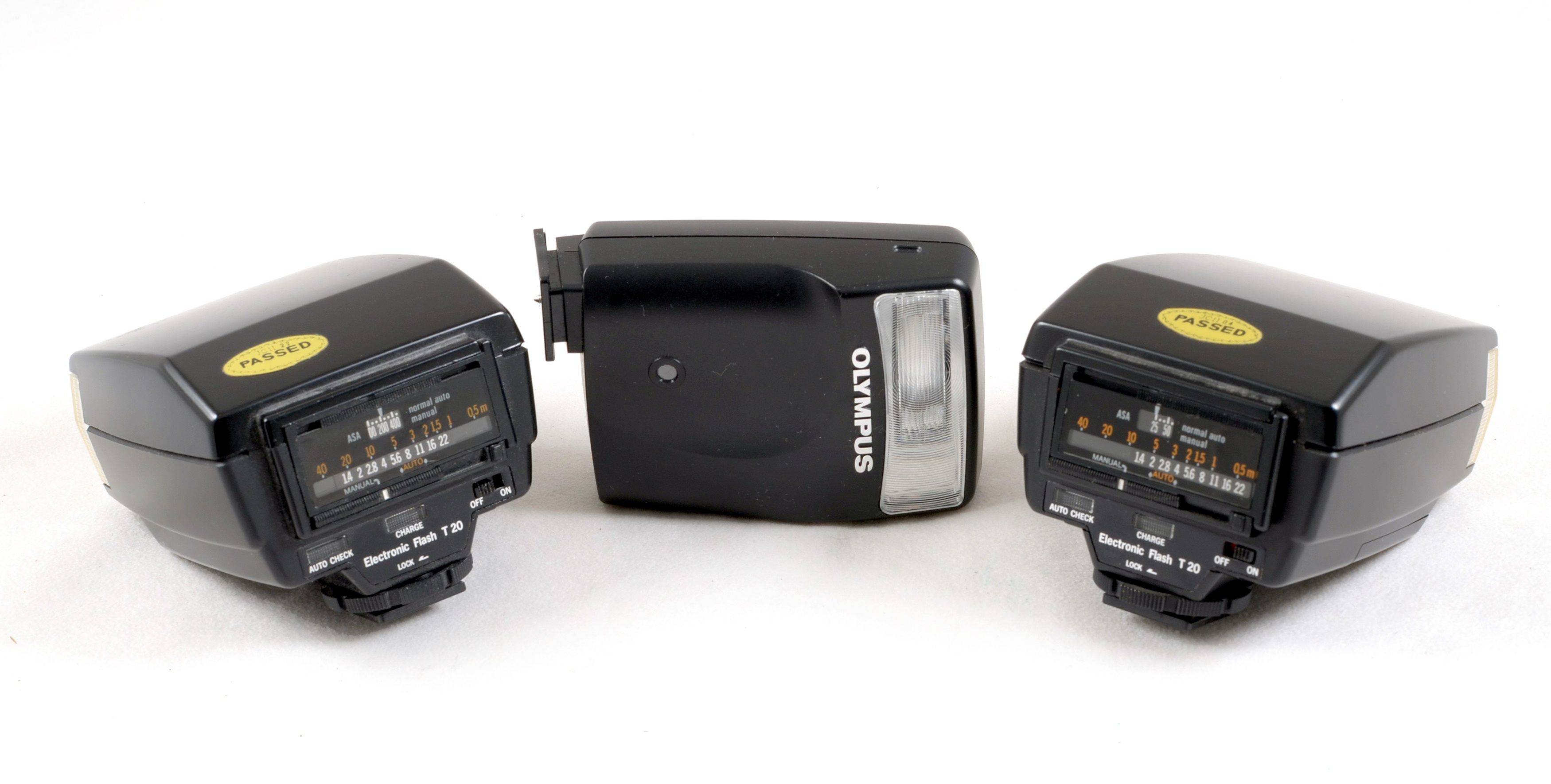 Lot 101 - Three Working Olympus Flash Units.