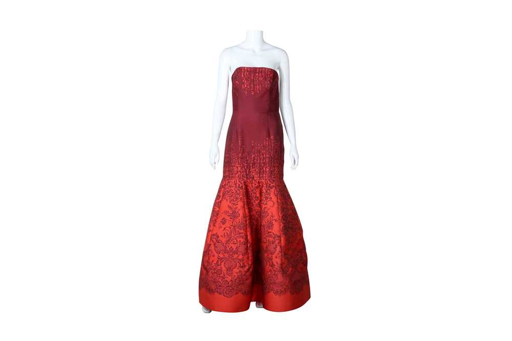 Lot 37 - Oscar De La Renta Red Strapless Evening Gown - Size US 6