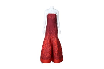 Lot 37 - Oscar De La Renta Red Strapless Evening Gown - Size US 6