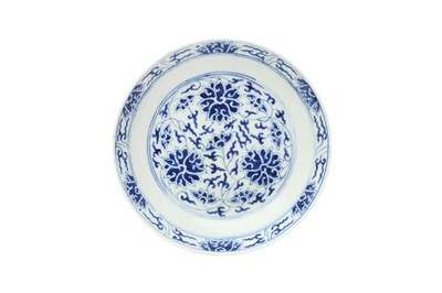 Lot 127 - A CHINESE BLUE AND WHITE 'LOTUS SCROLL' DISH