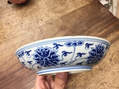 Lot 127 - A CHINESE BLUE AND WHITE 'LOTUS SCROLL' DISH