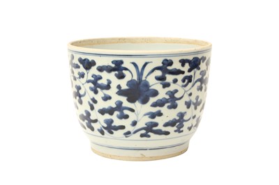 Lot 665 - A CHINESE BLUE AND WHITE JAR