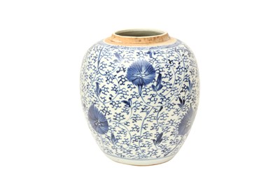 Lot 605 - A CHINESE BLUE AND WHITE 'LOTUS' JAR