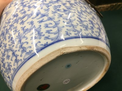 Lot 34 - A CHINESE BLUE AND WHITE JAR AND COVER