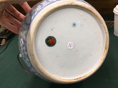 Lot 470 - A CHINESE BLUE AND WHITE JAR AND COVER